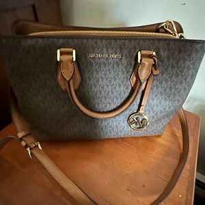 Women’s handbag